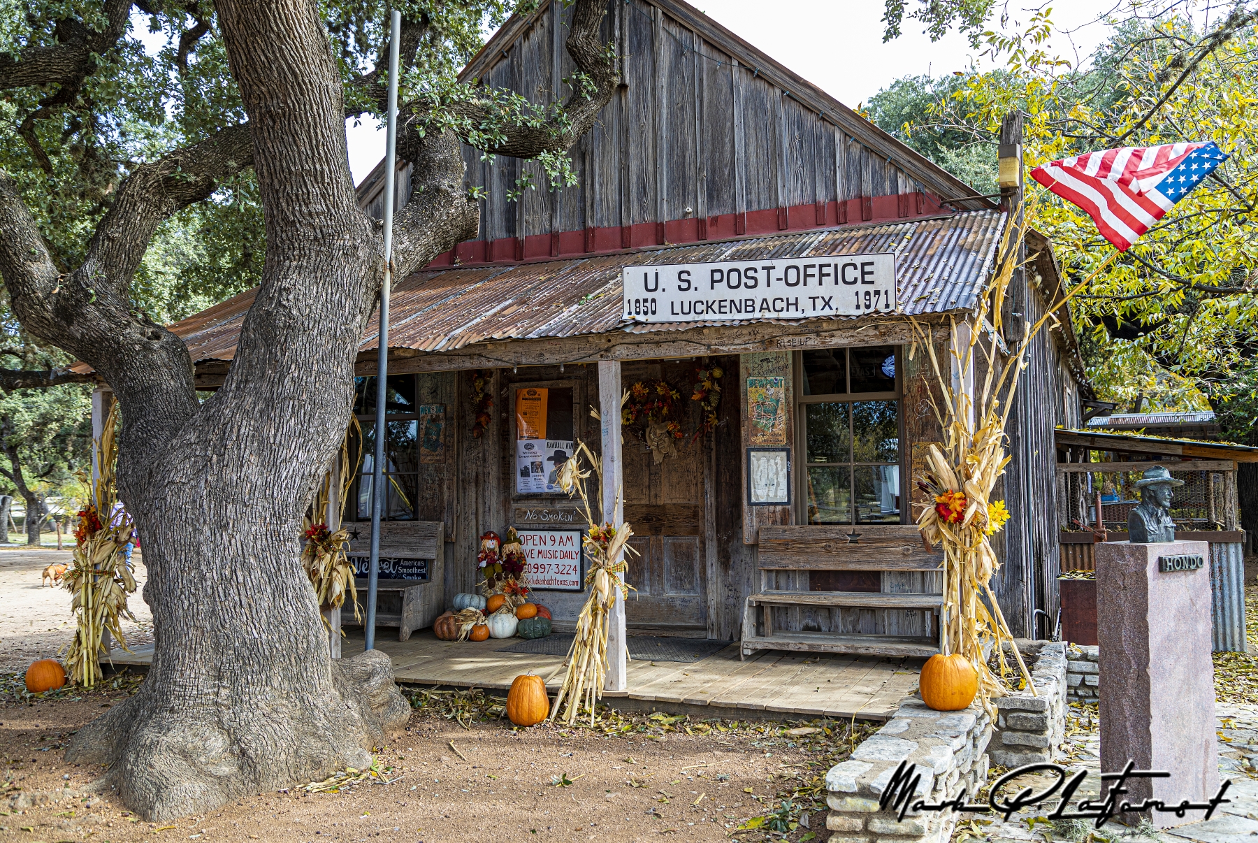 /gallery/north_america/USA/Texas/luckenbach/Luckenbach Texas 2019-002_med.jpg